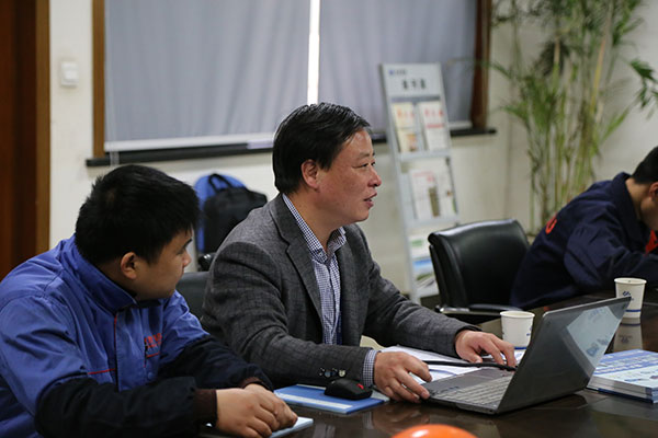 譚總詳細(xì)講解宙斯泵的結(jié)構(gòu)原理