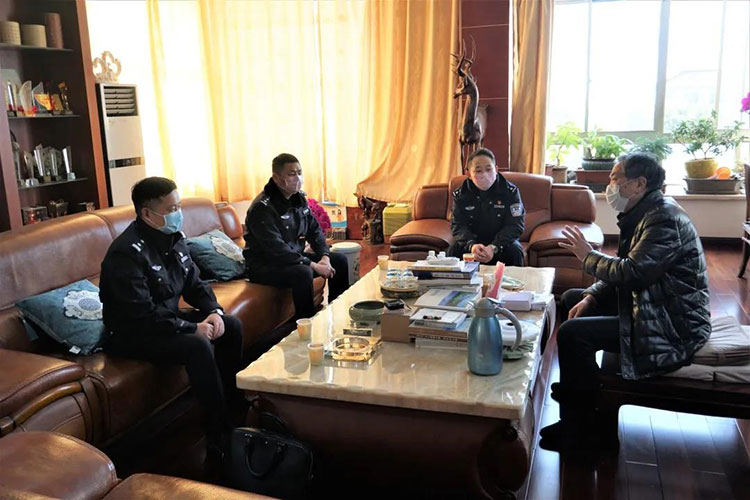 市公安局相關部門到宙斯泵業(yè)走訪