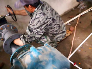 進(jìn)口管路使用蝶閥而沒(méi)有放大管徑